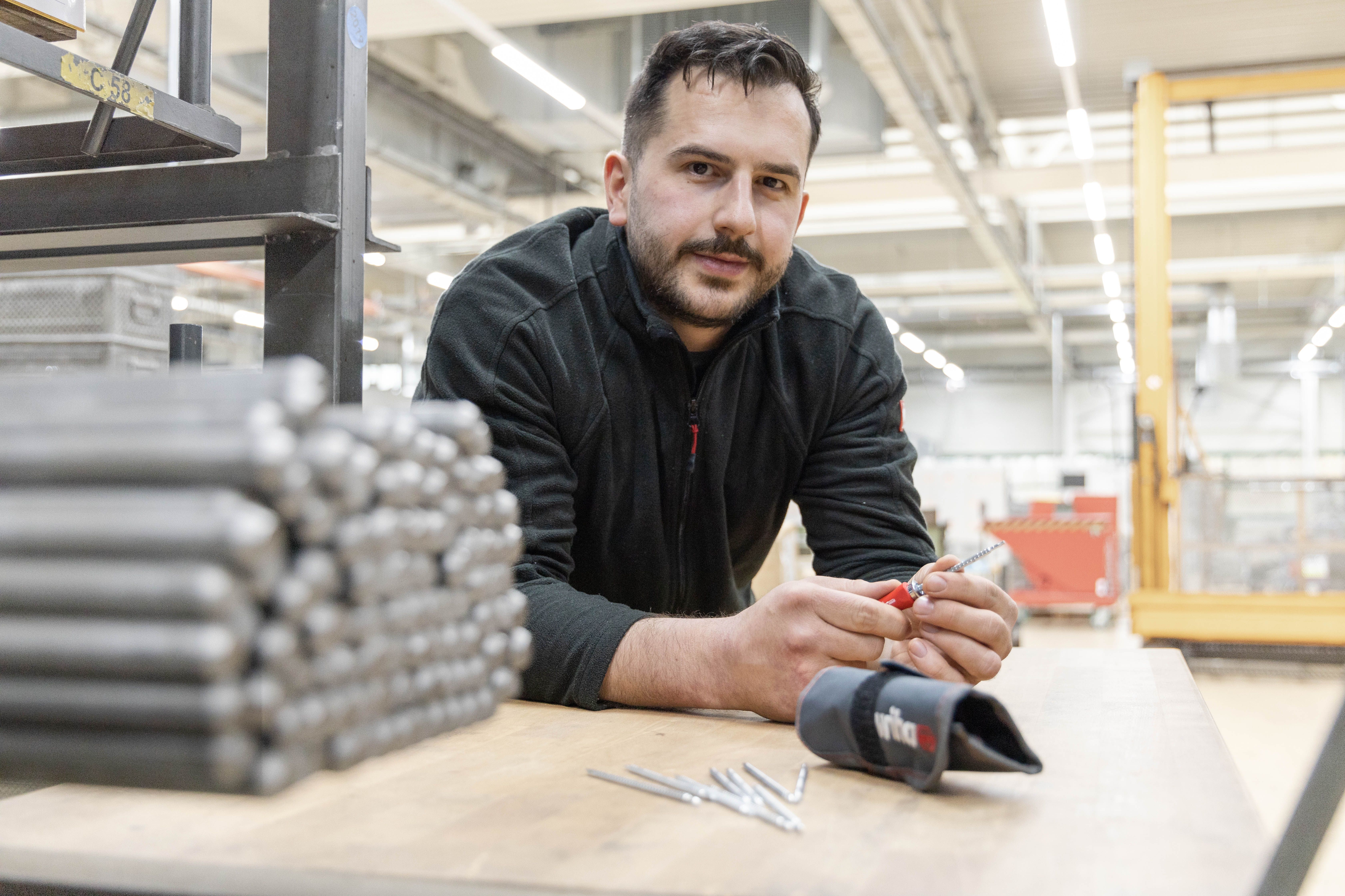 Wiha Skruvmejselsats med vändbara klingor SYSTEM 4 blandat 12 delar inkl. rulletui (00610)