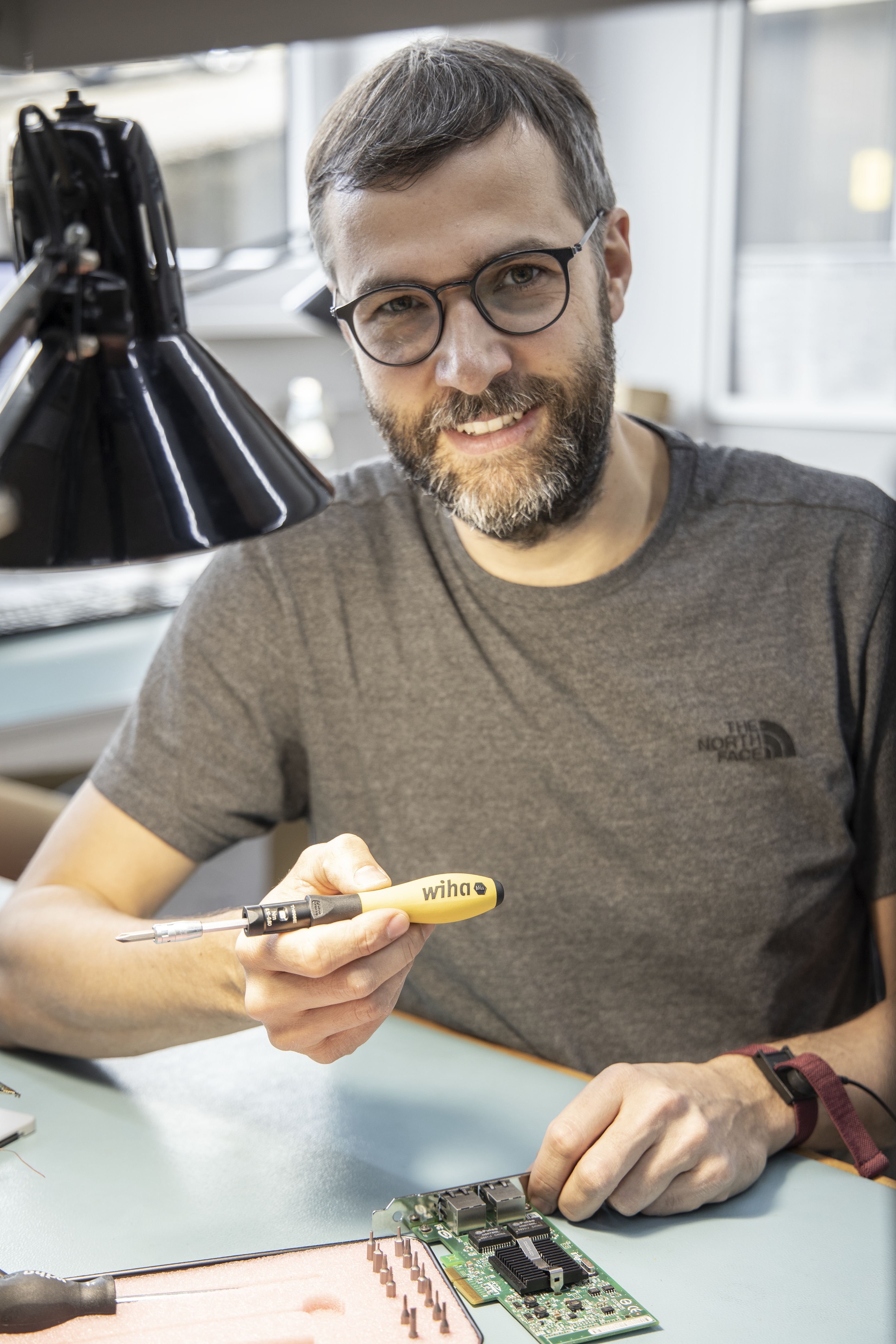 Wiha Sats med vridmomentskruvmejslar TorqueVario®-S Micro ESD 0,1–0,6 Nm blandat, 18 delar, variabelt inställbar vridmomentsbegränsning inkl. låda (45690)