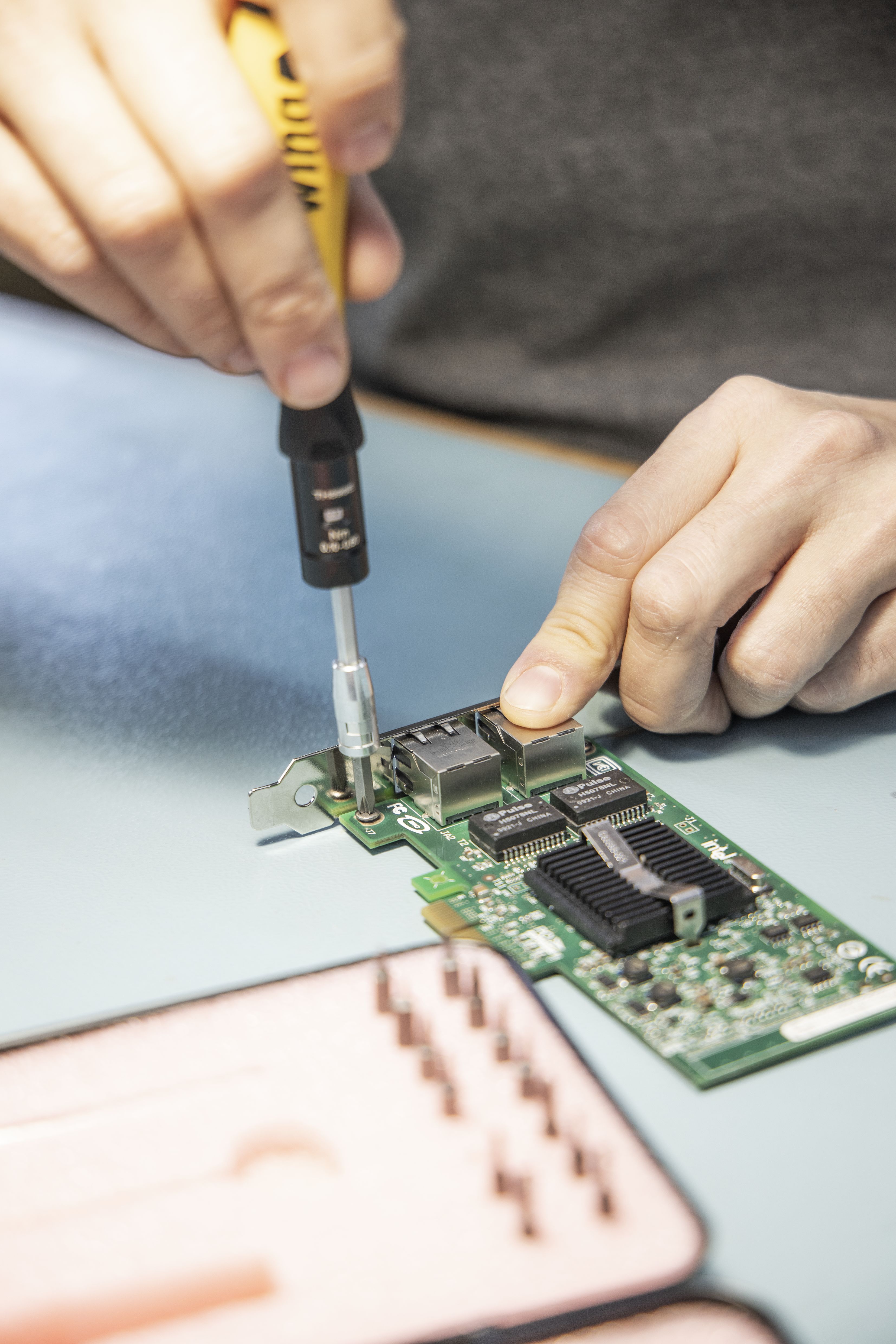 Wiha Sats med vridmomentskruvmejslar TorqueVario®-S Micro ESD 0,1–0,6 Nm blandat, 18 delar, variabelt inställbar vridmomentsbegränsning inkl. låda (45690)