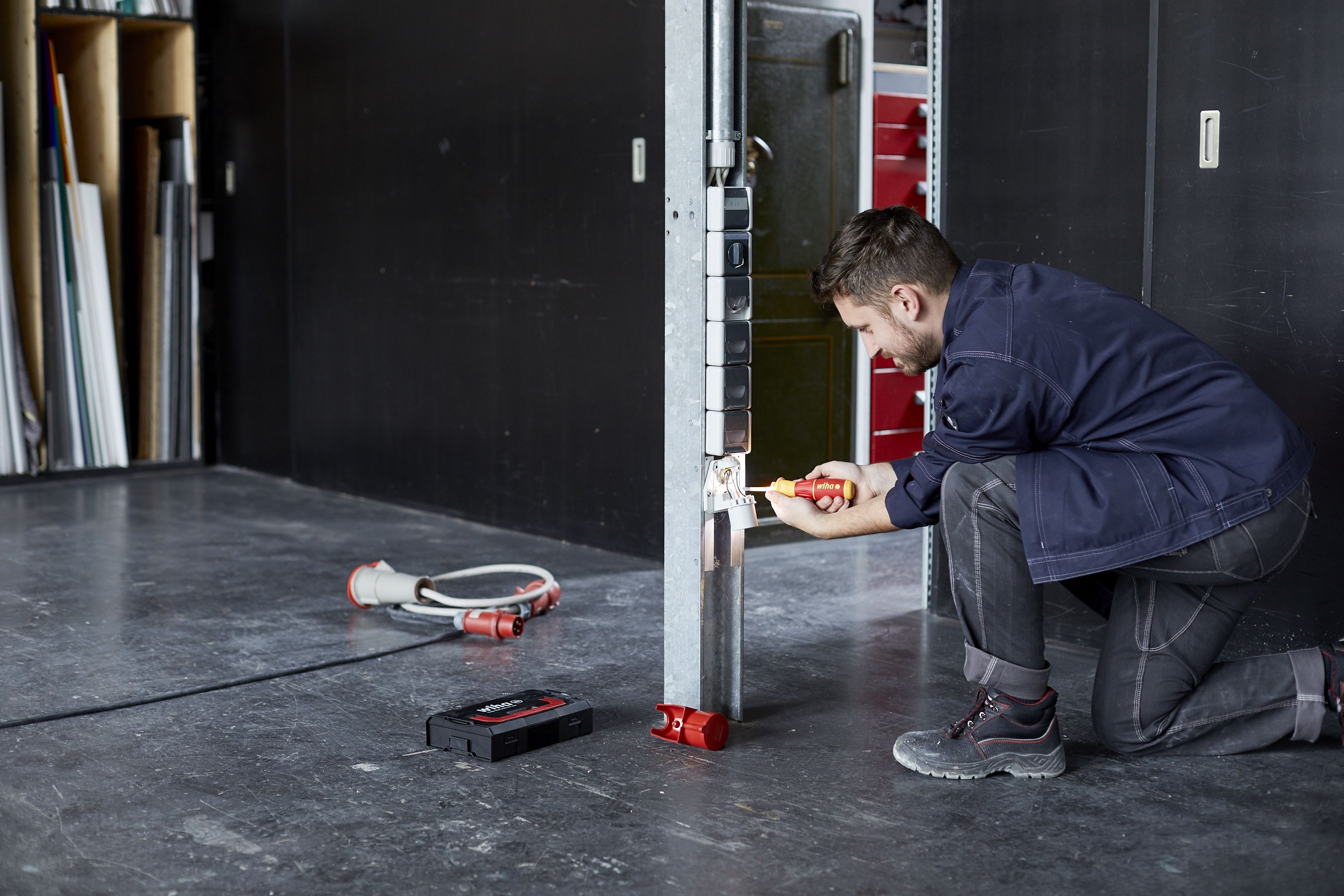 Wiha E-skruvmejsel speedE® II electric 7 delar, med slimBits, batterier och USB-laddare i L-boxx Mini (44318)