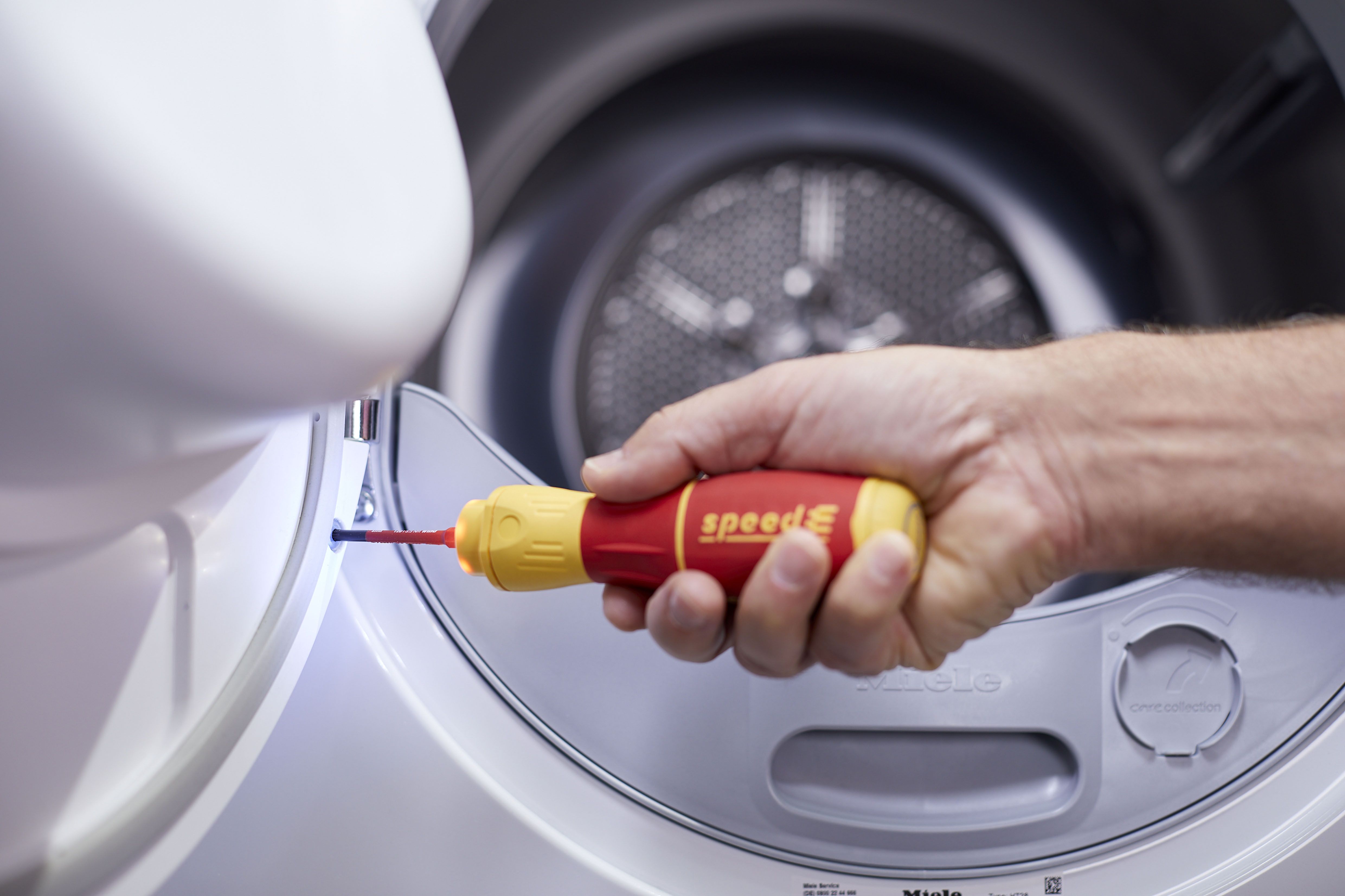 Wiha E-skruvmejsel speedE® II electric 7 delar, med slimBits, batterier och USB-laddare i L-boxx Mini (44318)