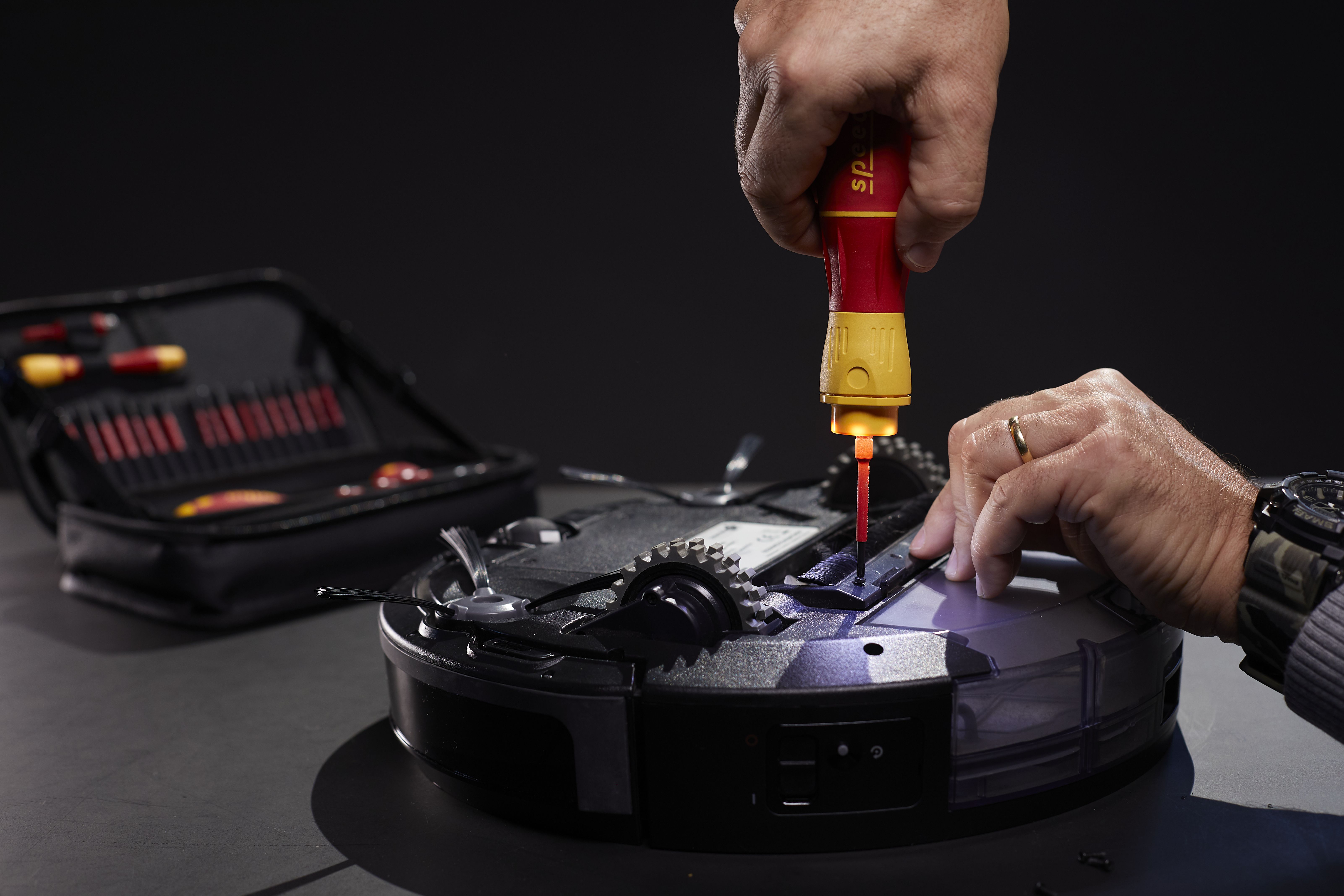 Wiha E-skruvmejsel speedE® II electric 7 delar, med slimBits, batterier och USB-laddare i L-boxx Mini (44318)