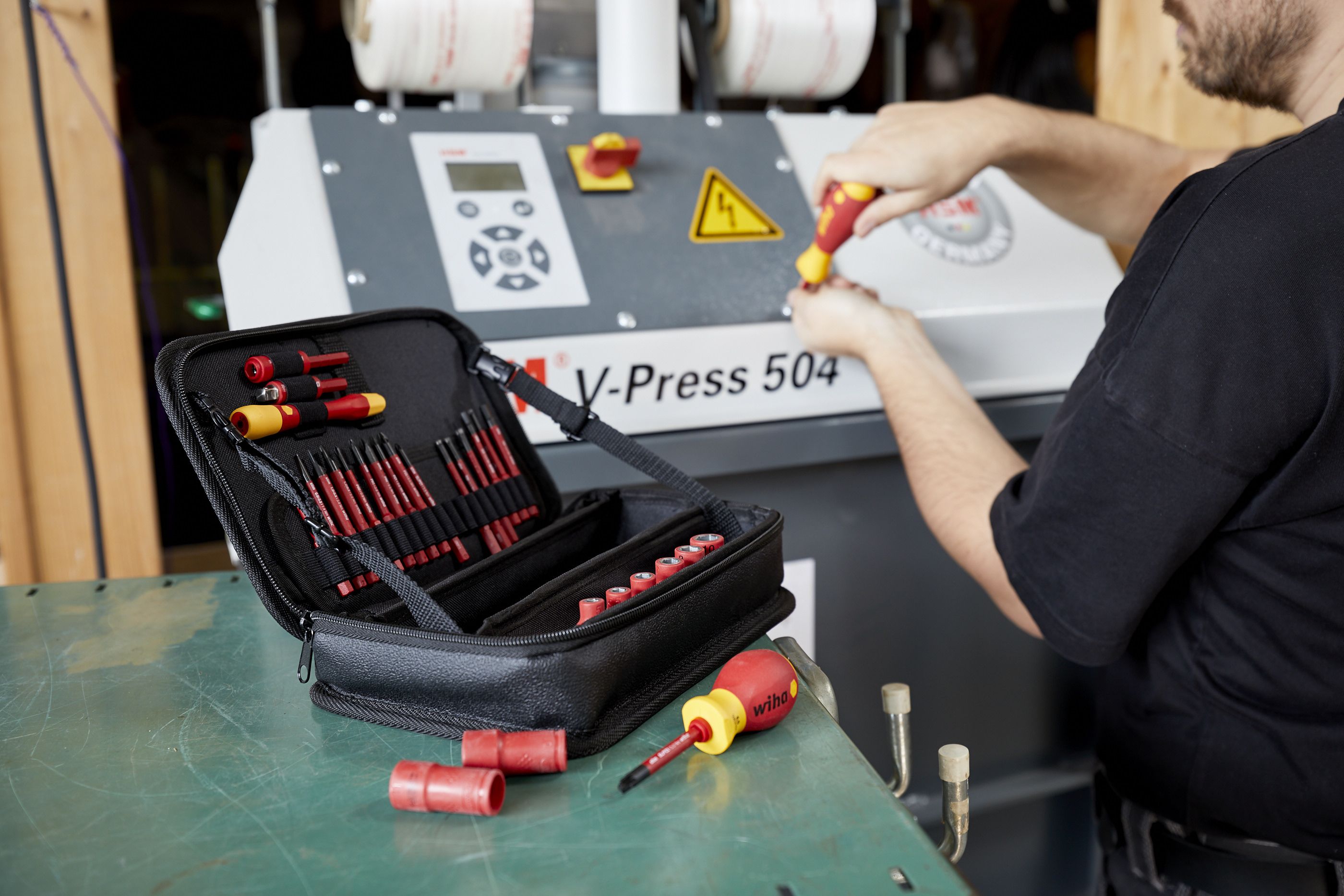 Wiha Verktygssats slimVario® electric blandad 32 delar inkl. funktionsväska (43465)