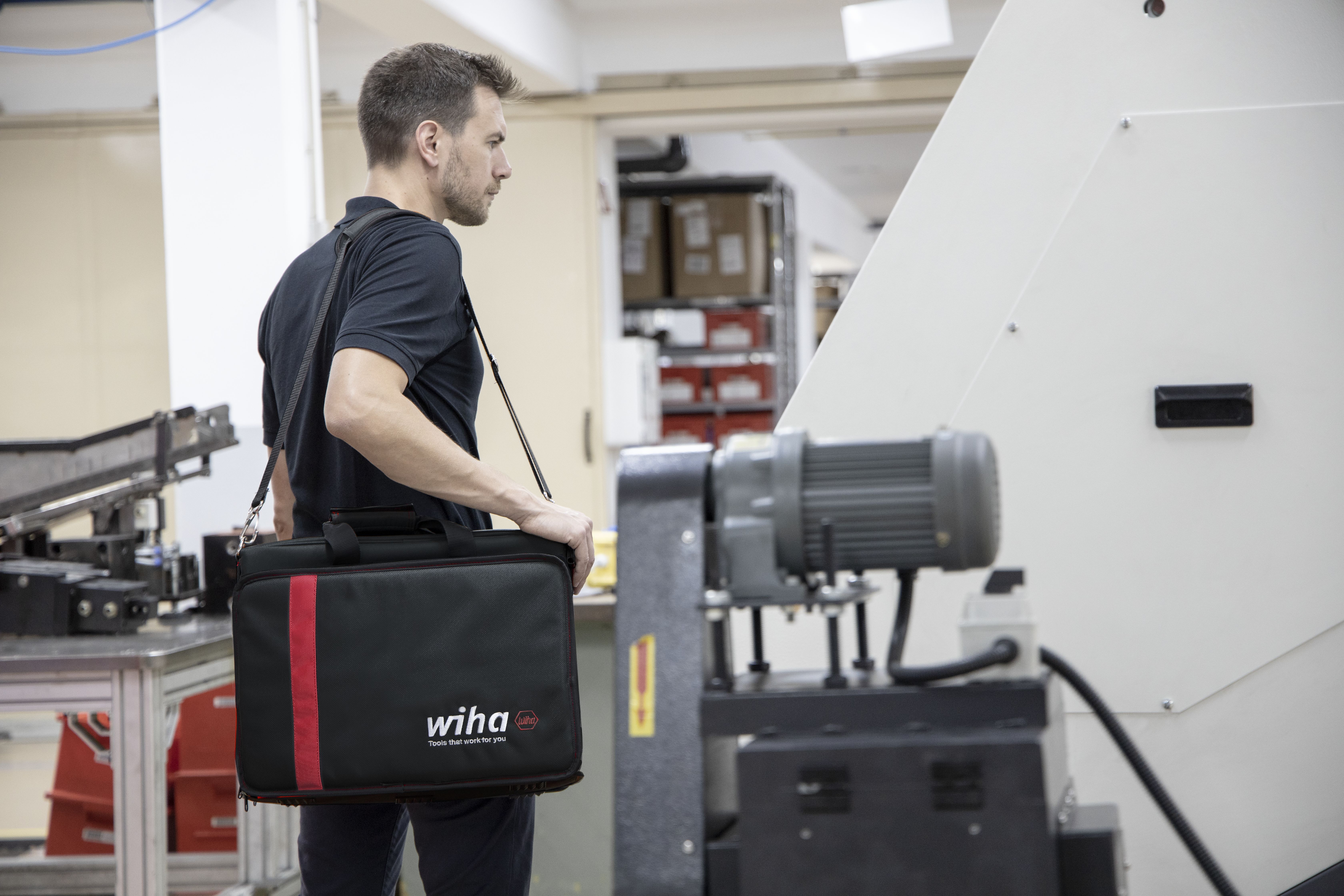 Wiha Verktygssats för servicetekniker blandat 30 delar inkl. väska (43879)