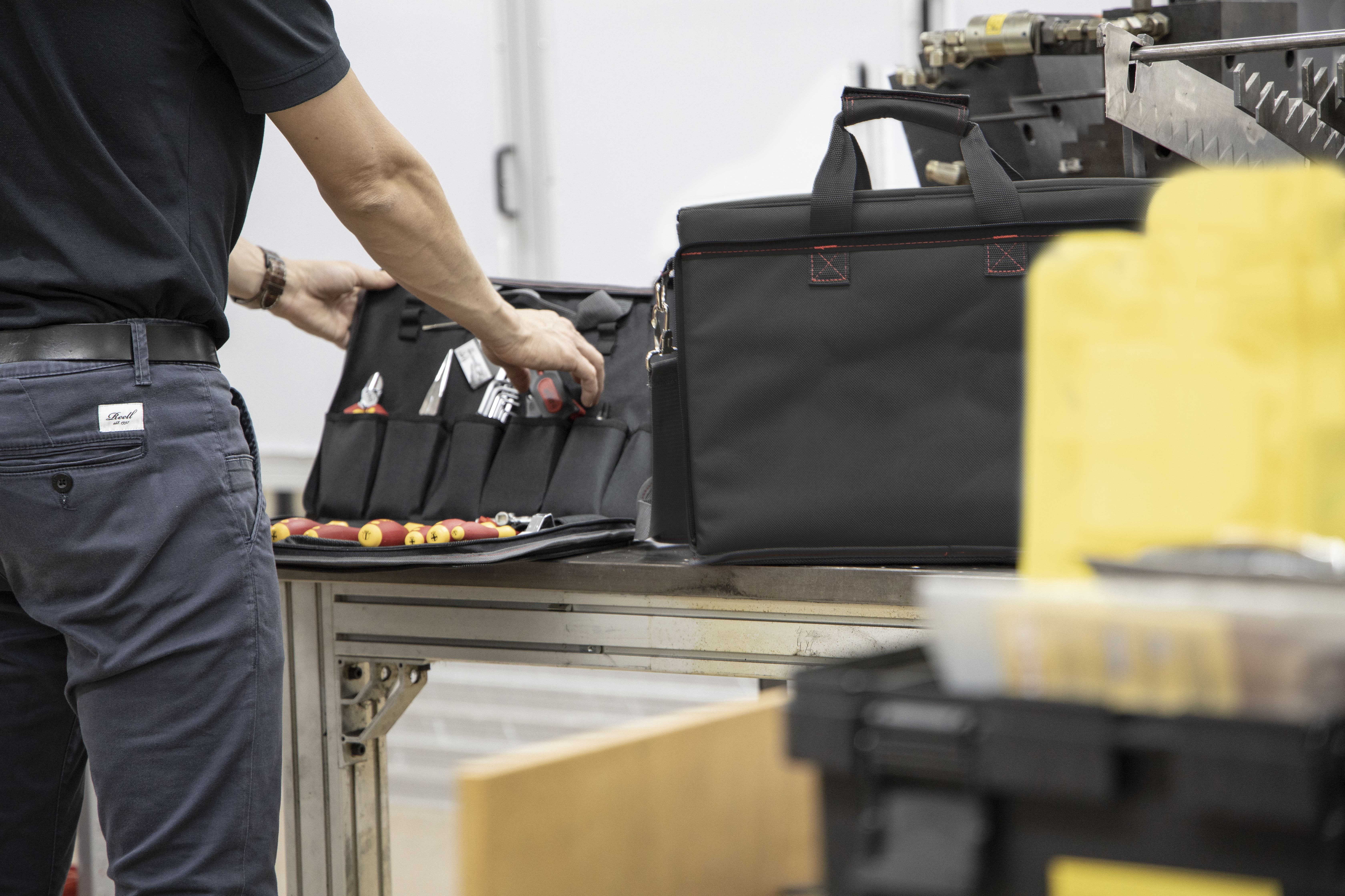 Wiha Verktygssats för servicetekniker blandat 30 delar inkl. väska (43879)