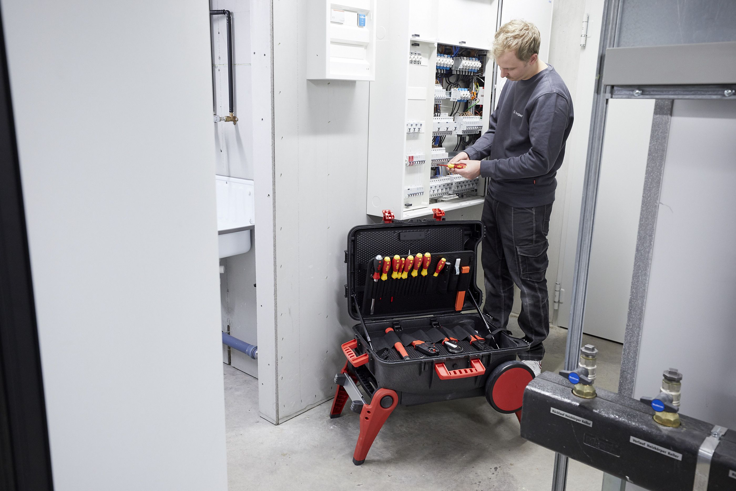 Wiha Verktygsväsksats XXL III electric blandat 104 delar inkl. verktygsväska (44128)