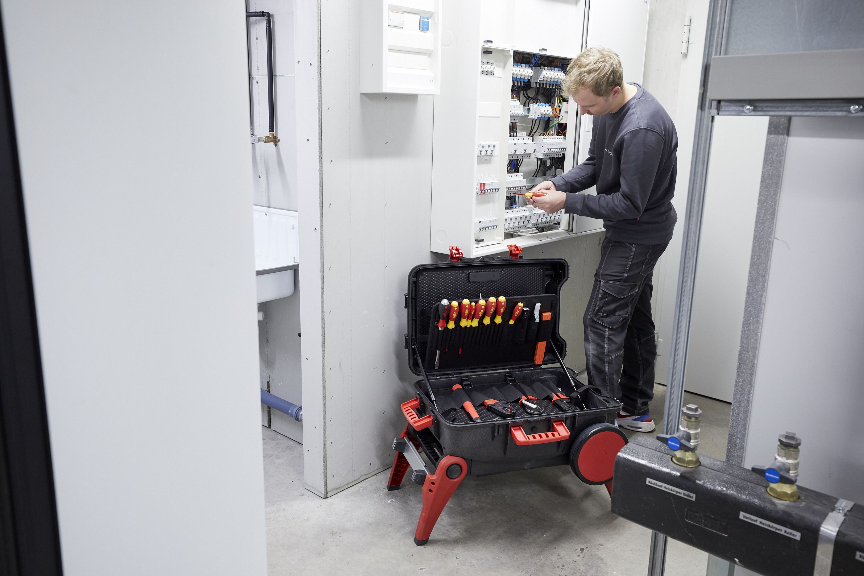 Wiha Verktygsväsksats XXL III electric blandat 104 delar inkl. verktygsväska (44128)