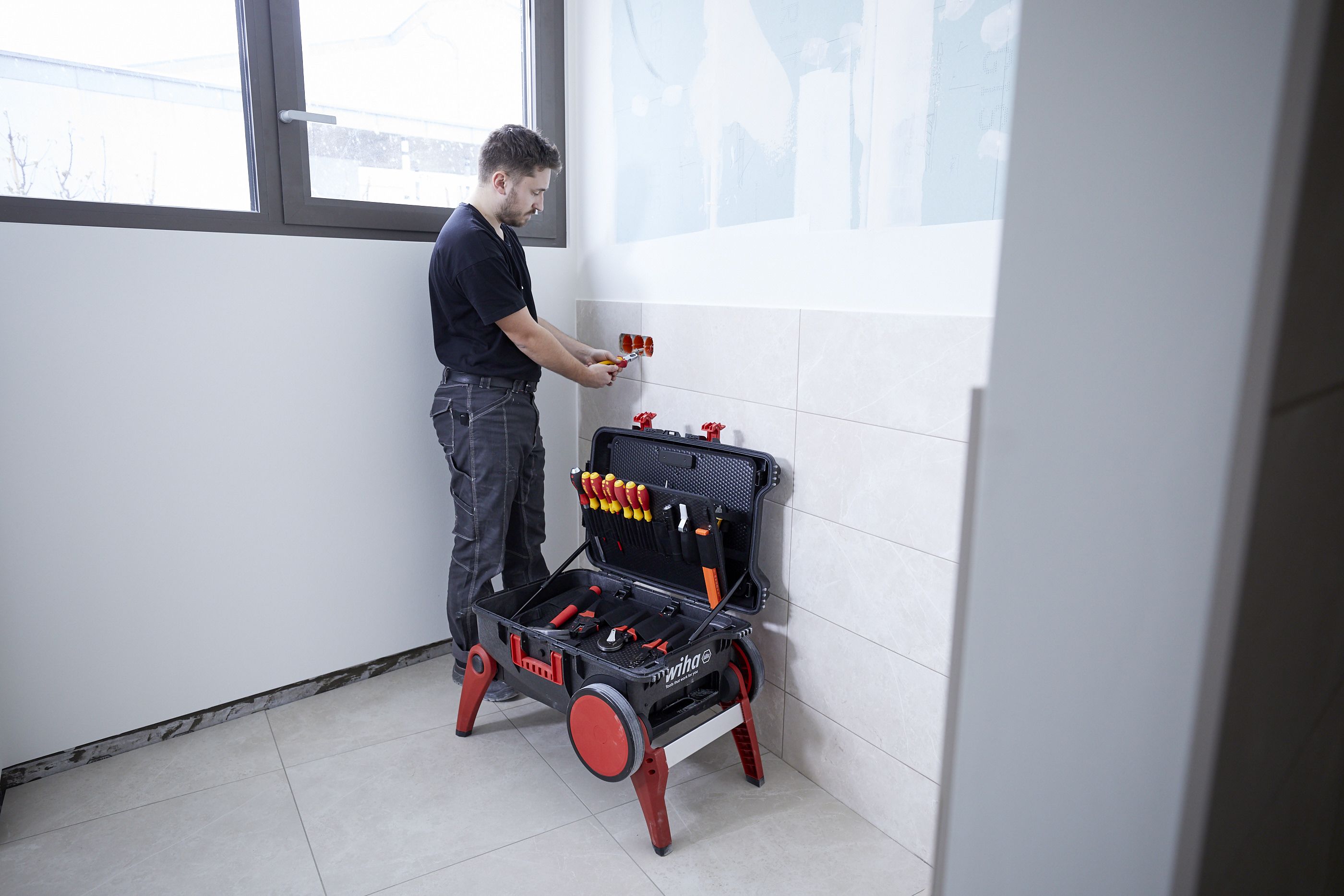 Wiha Verktygsväsksats XXL III electric blandat 104 delar inkl. verktygsväska (44128)