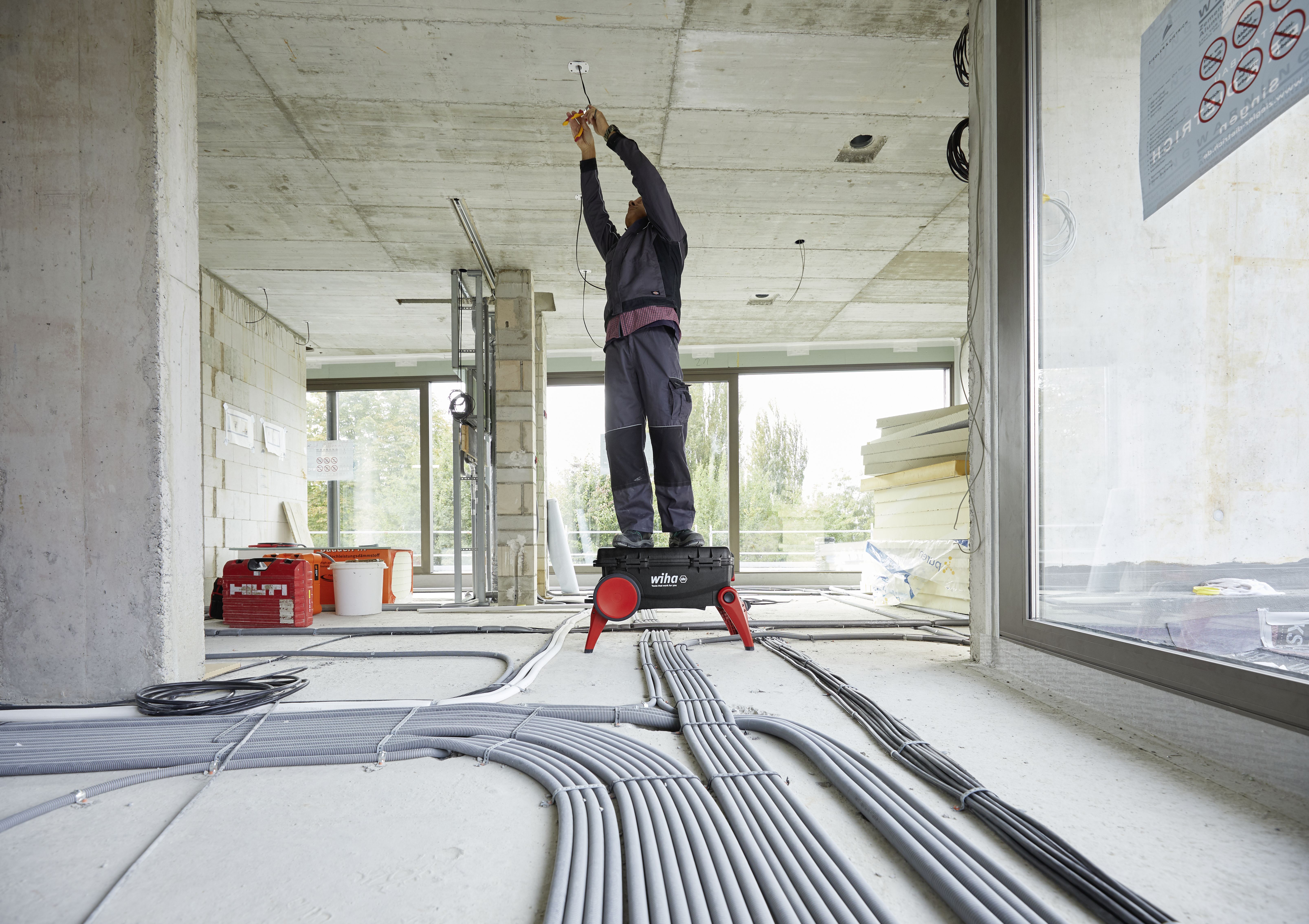 Wiha Verktygsväsksats XXL III electric blandat 104 delar inkl. verktygsväska (44128)