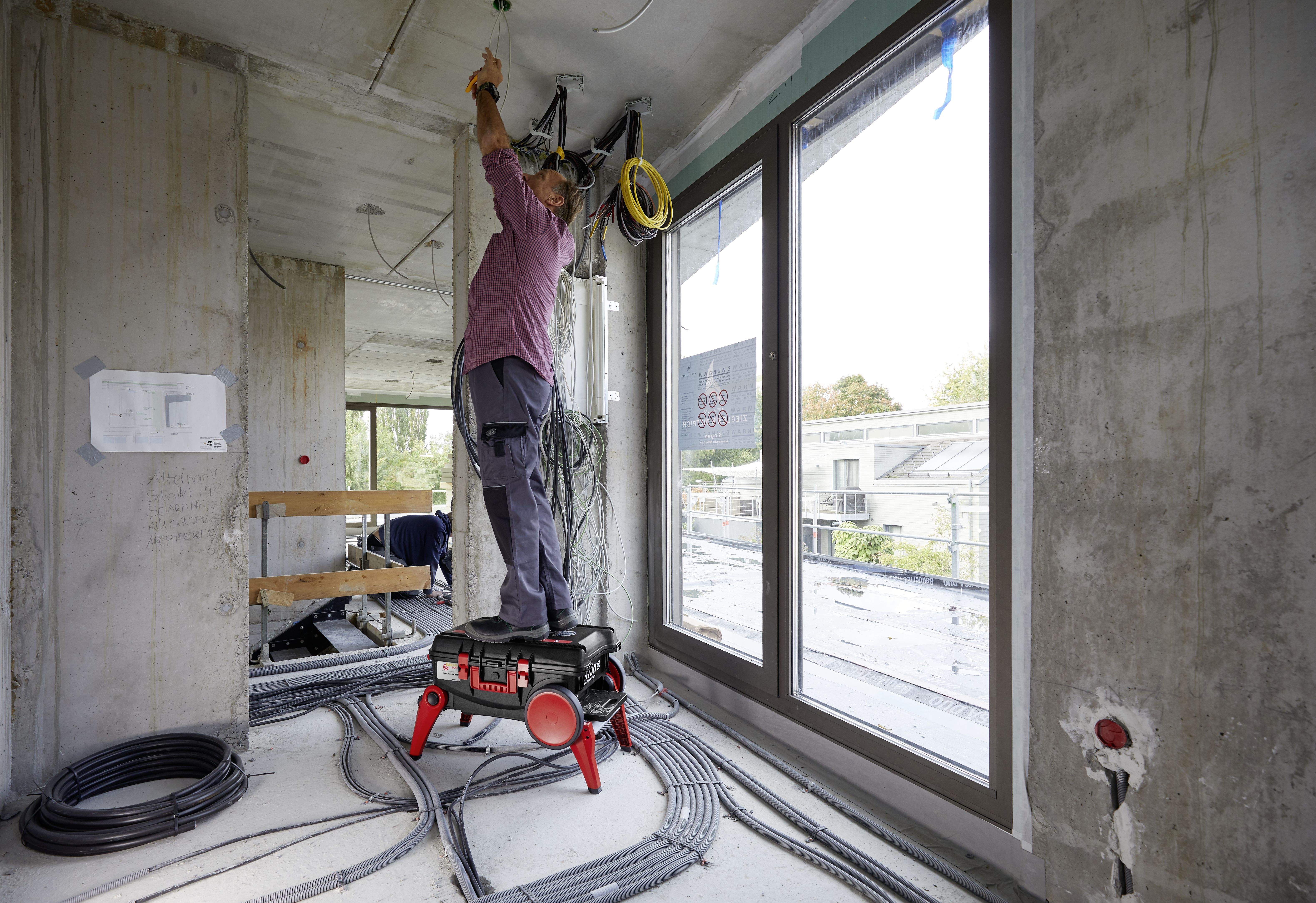 Wiha Verktygsväsksats XXL III electric blandat 104 delar inkl. verktygsväska (44128)
