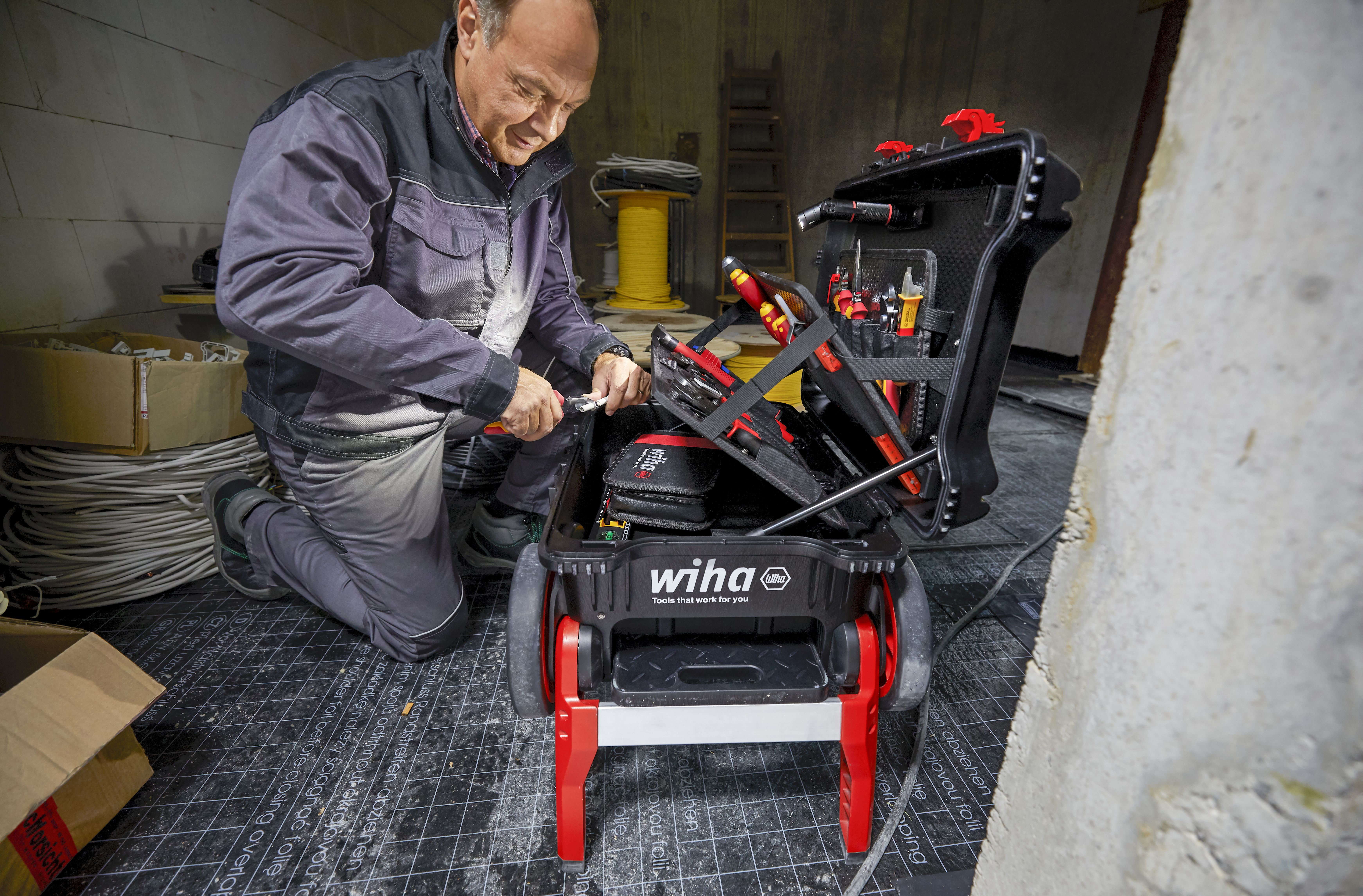 Wiha Verktygsväsksats XXL III electric blandat 104 delar inkl. verktygsväska (44128)