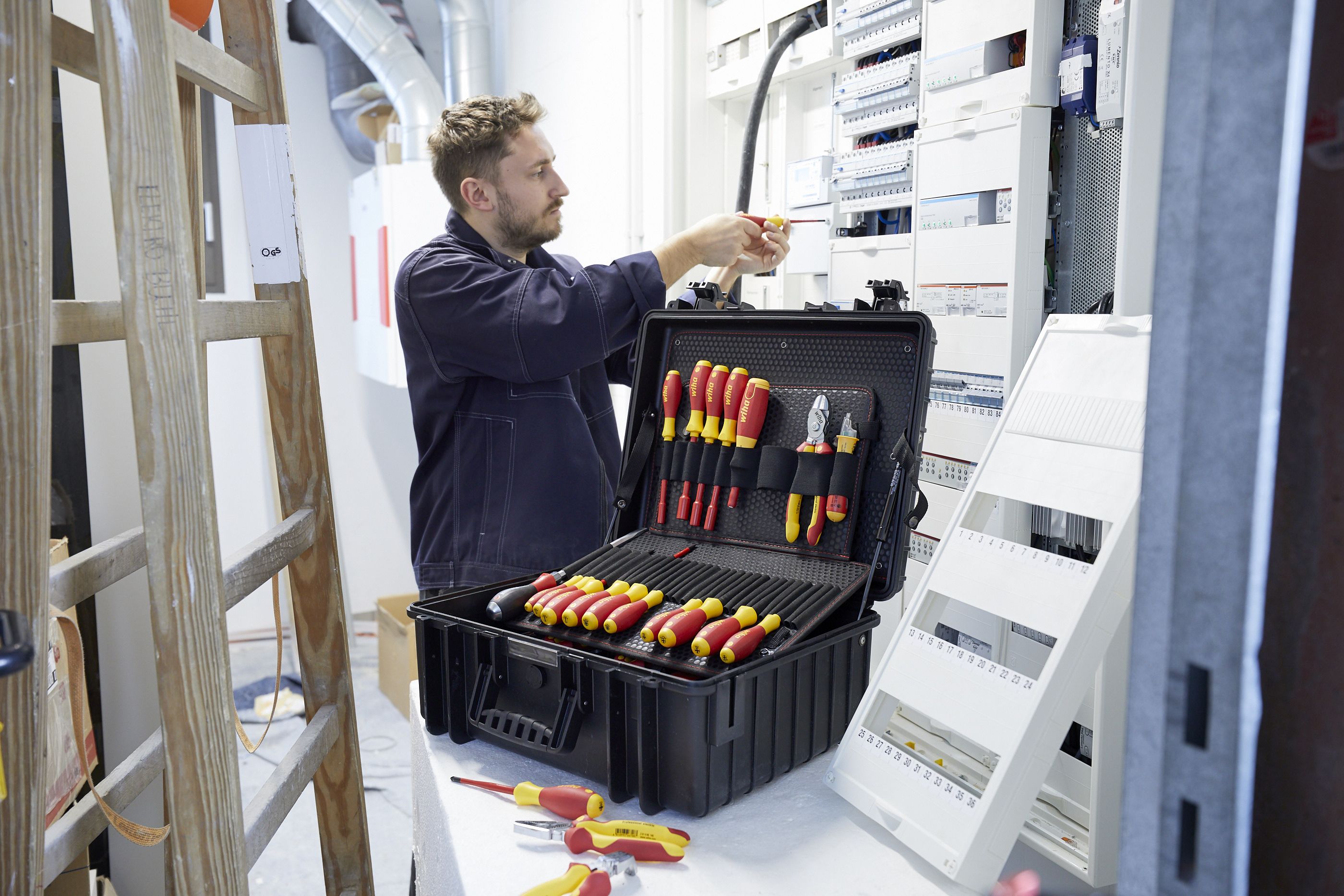 Wiha Verktygsväska XL elektrisk 81 delar (40523)