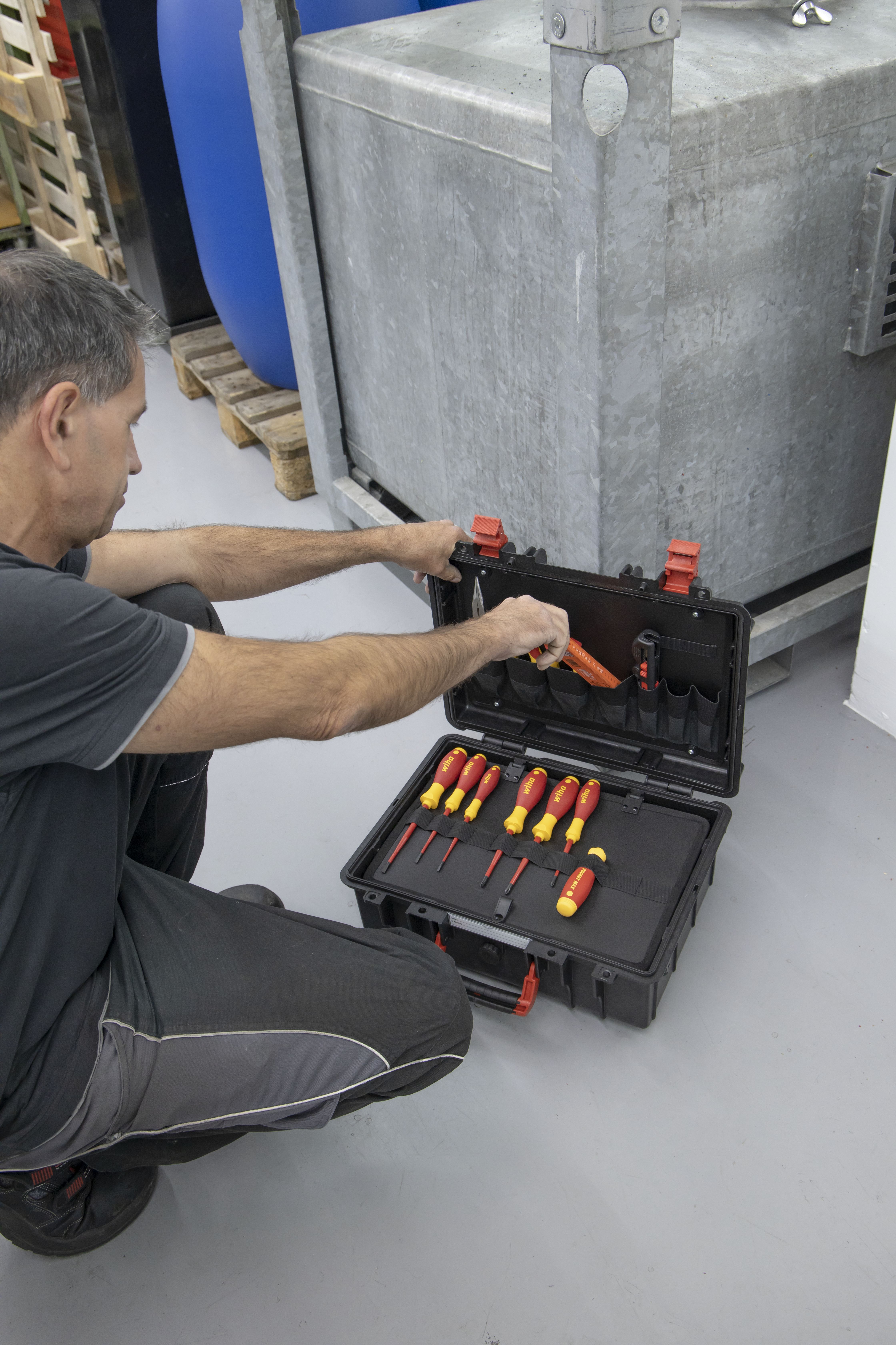 Wiha Verktygsväska Basic sats L electric 18 delar (45530)
