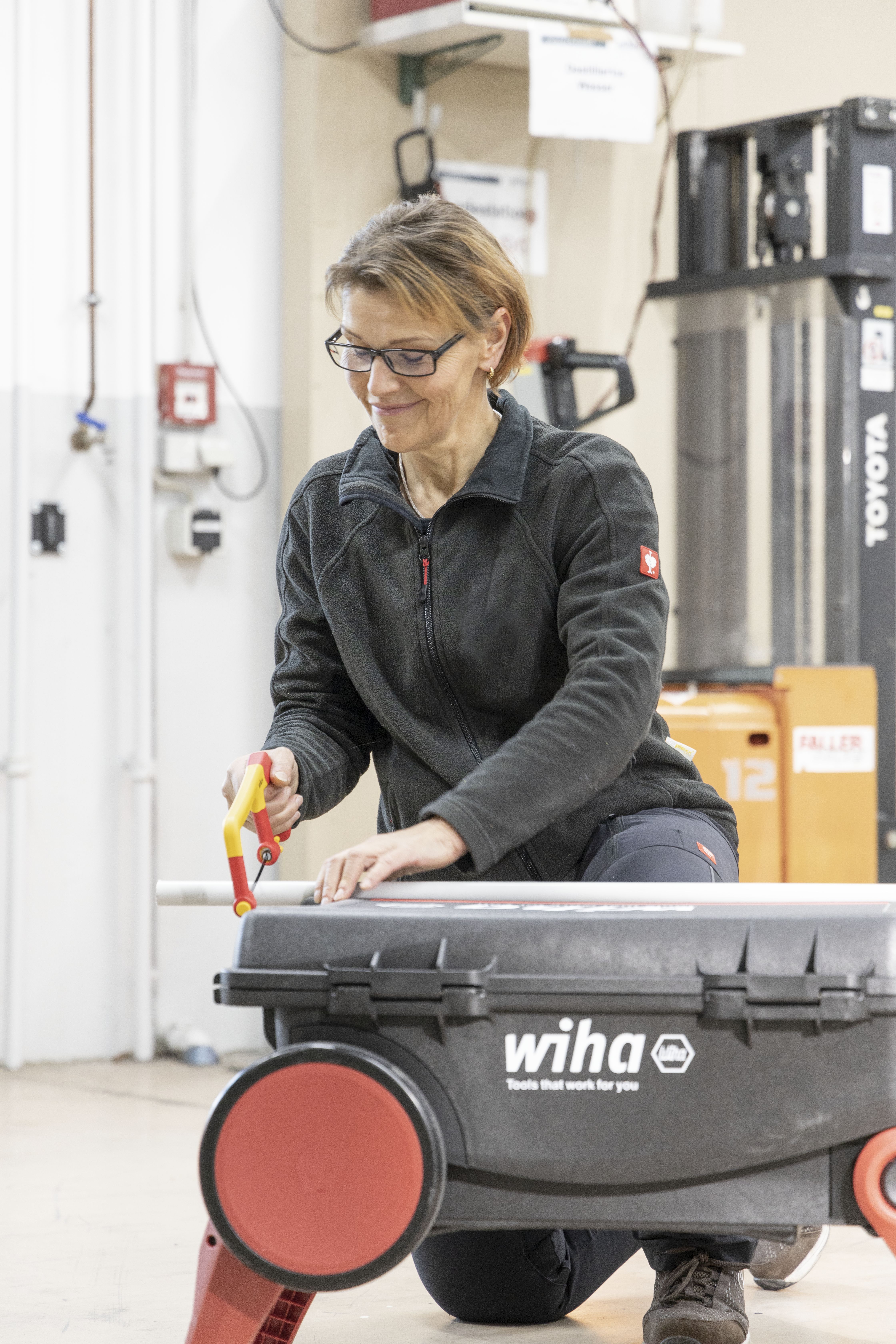 Wiha Bygelsåg electric isolerad med tre sågblad 150 mm 280 mm (43125)