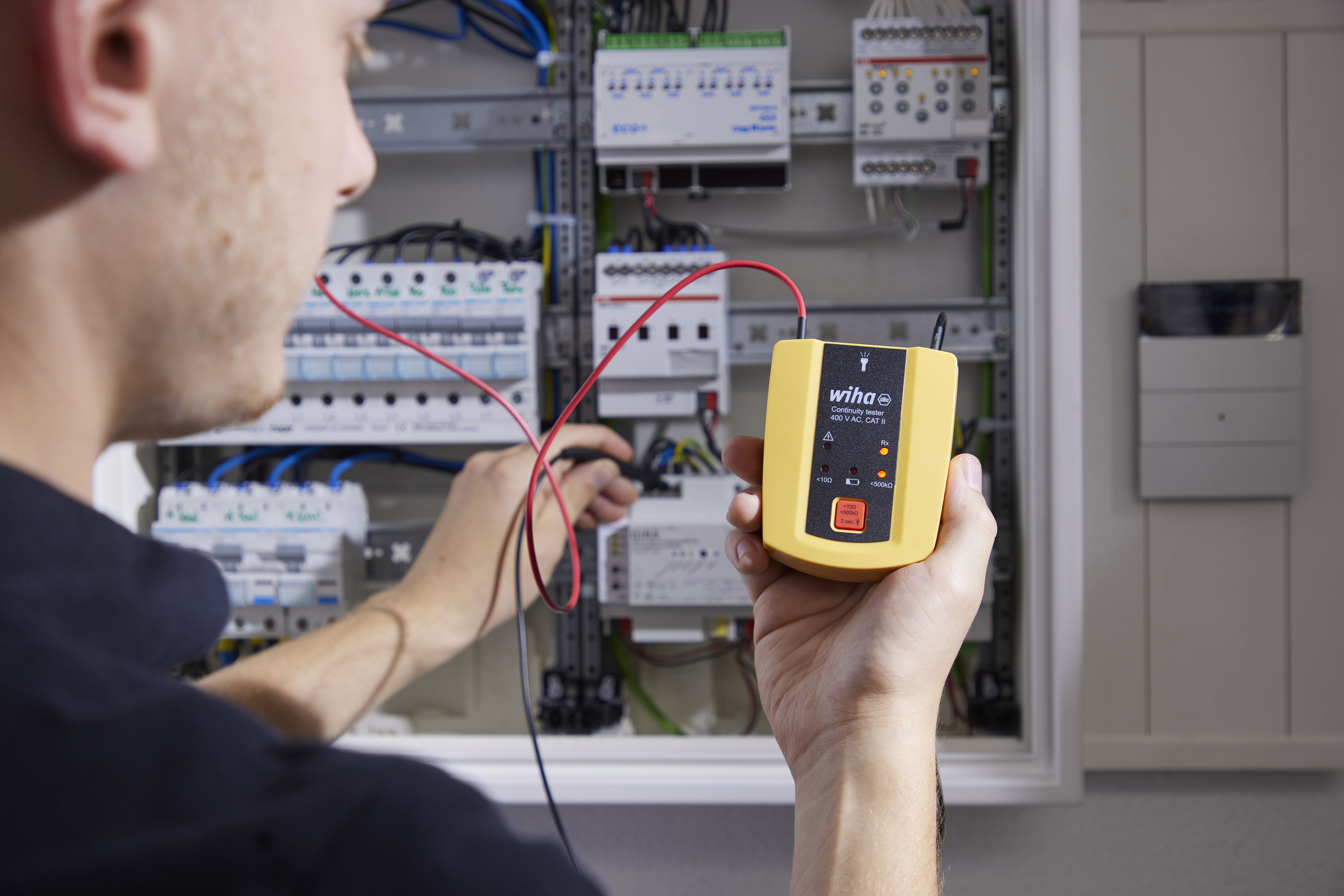 Wiha Kontinuitetsprovare till 400 V AC, CAT II inkl. 2x AAA-batterier (45222)