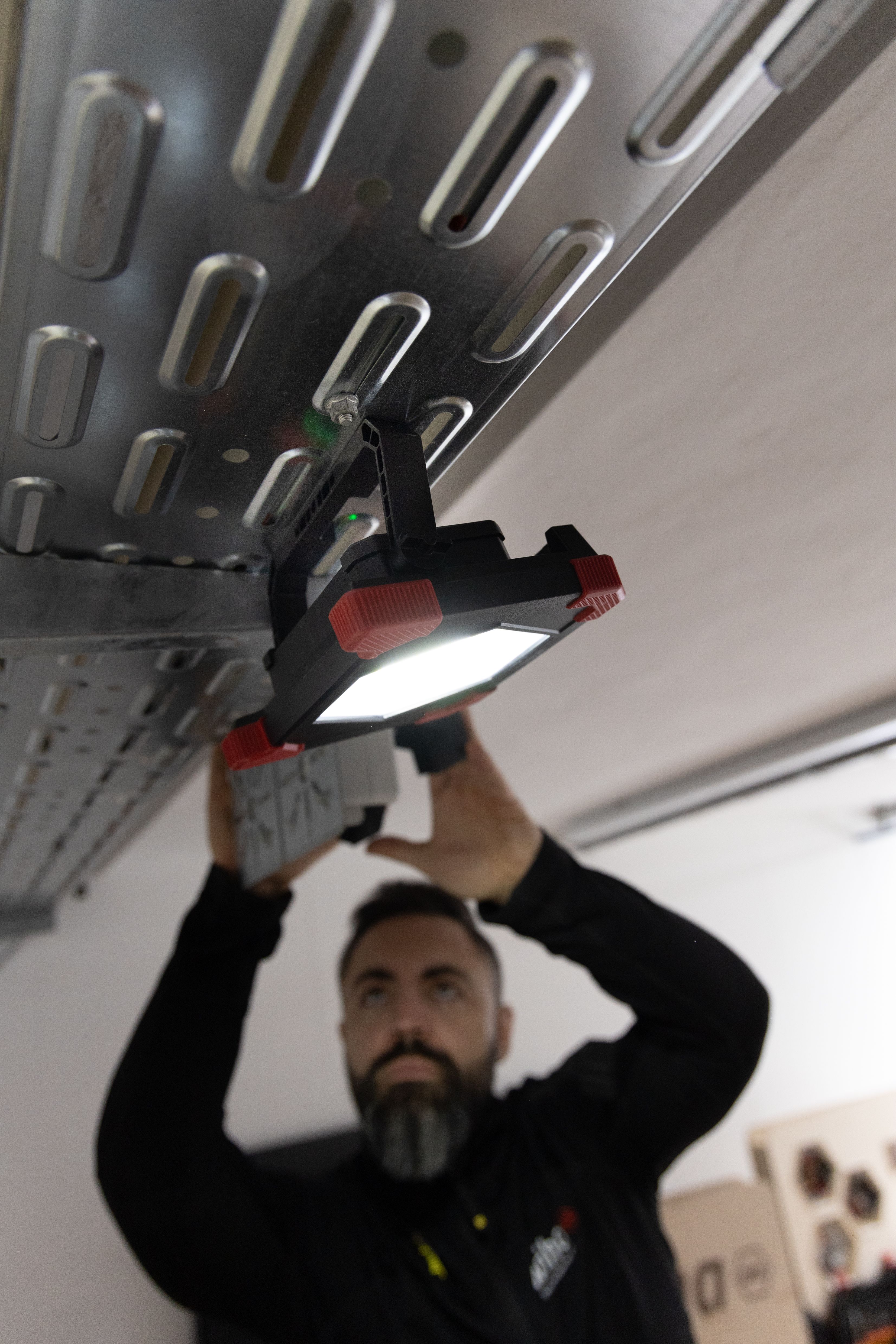 Wiha Batteri-byggstrålkastare 30 W, 3 000 lm (45698)