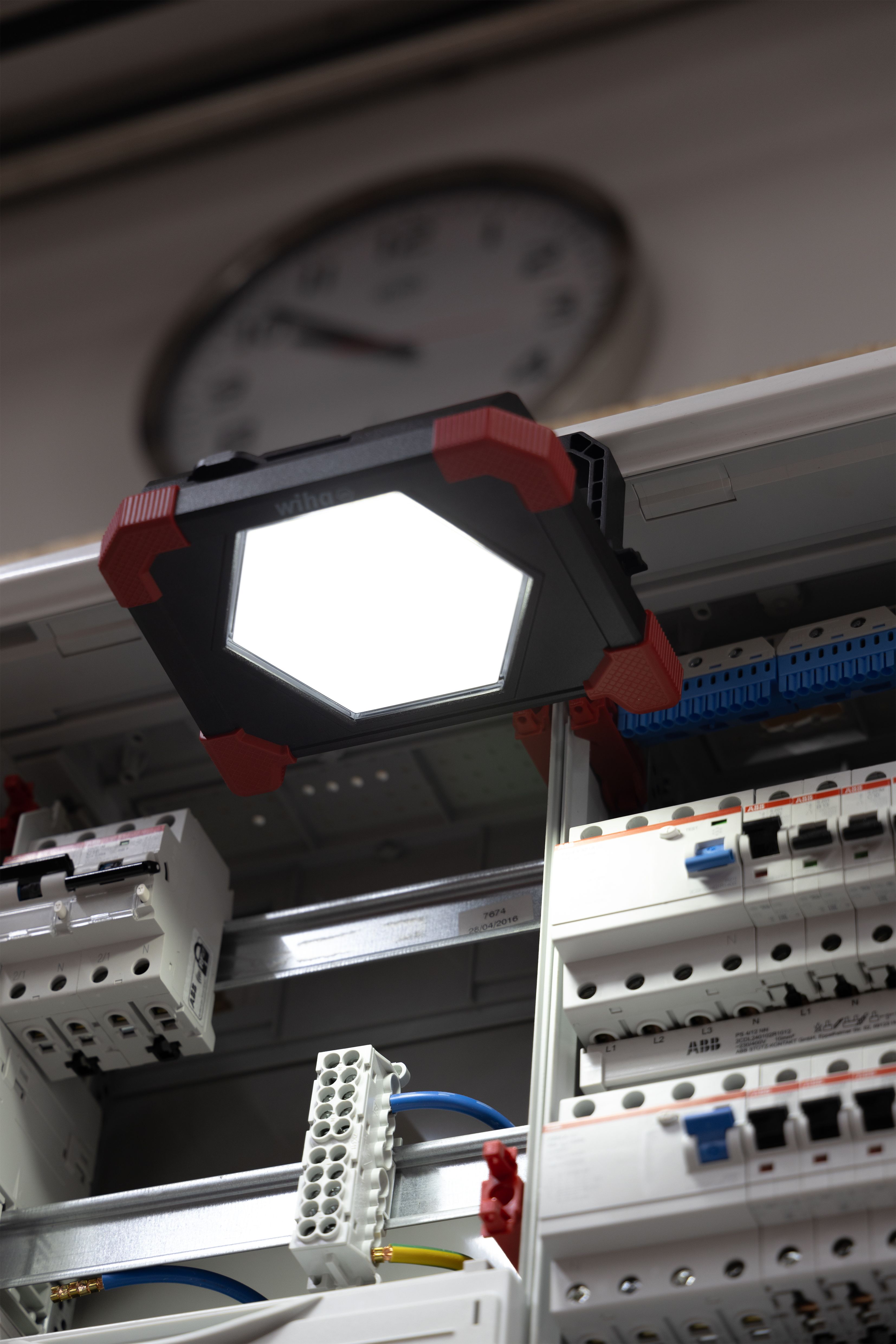 Wiha Batteri-byggstrålkastare 30 W, 3 000 lm (45698)