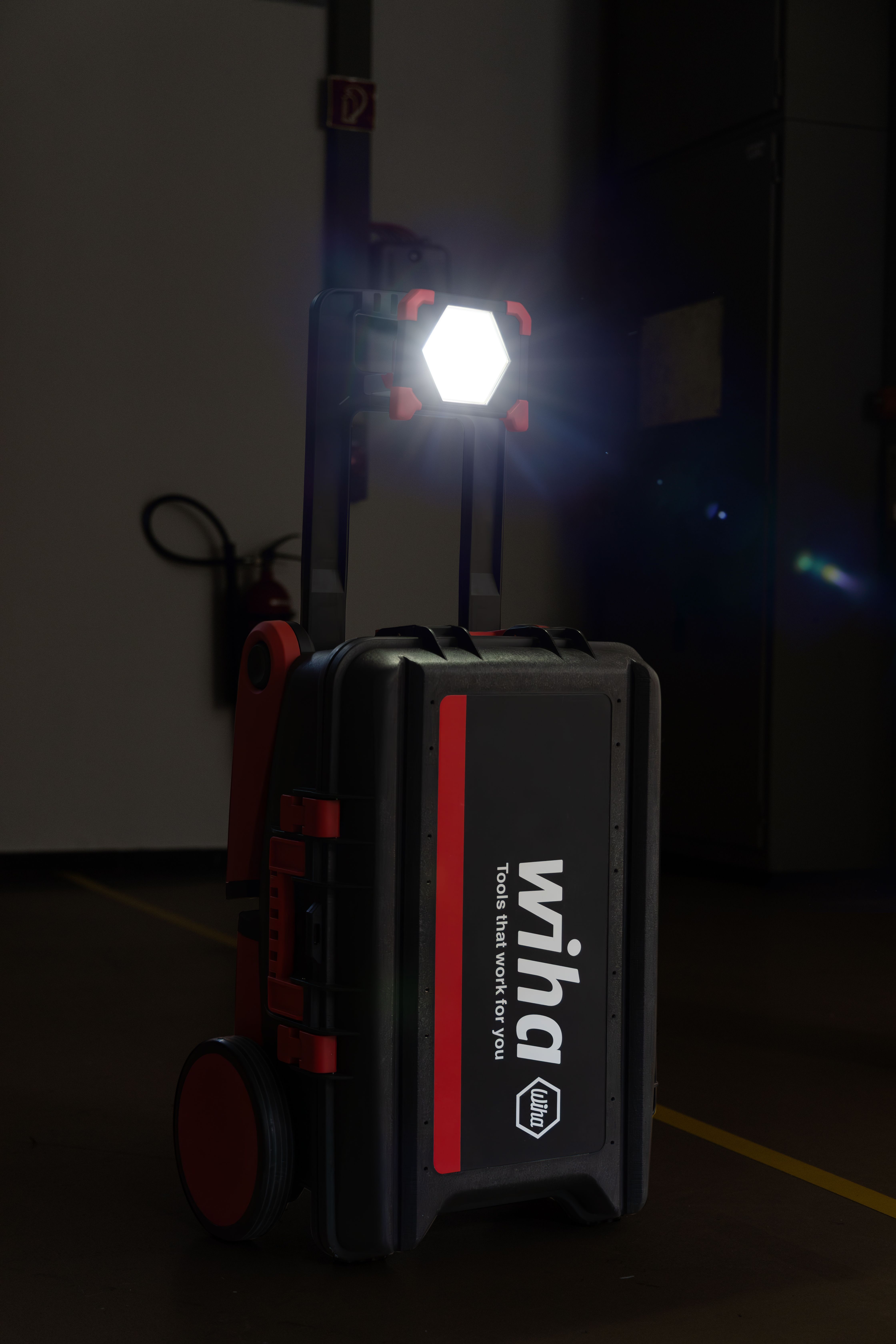 Wiha Batteri-byggstrålkastare 30 W, 3 000 lm (45698)
