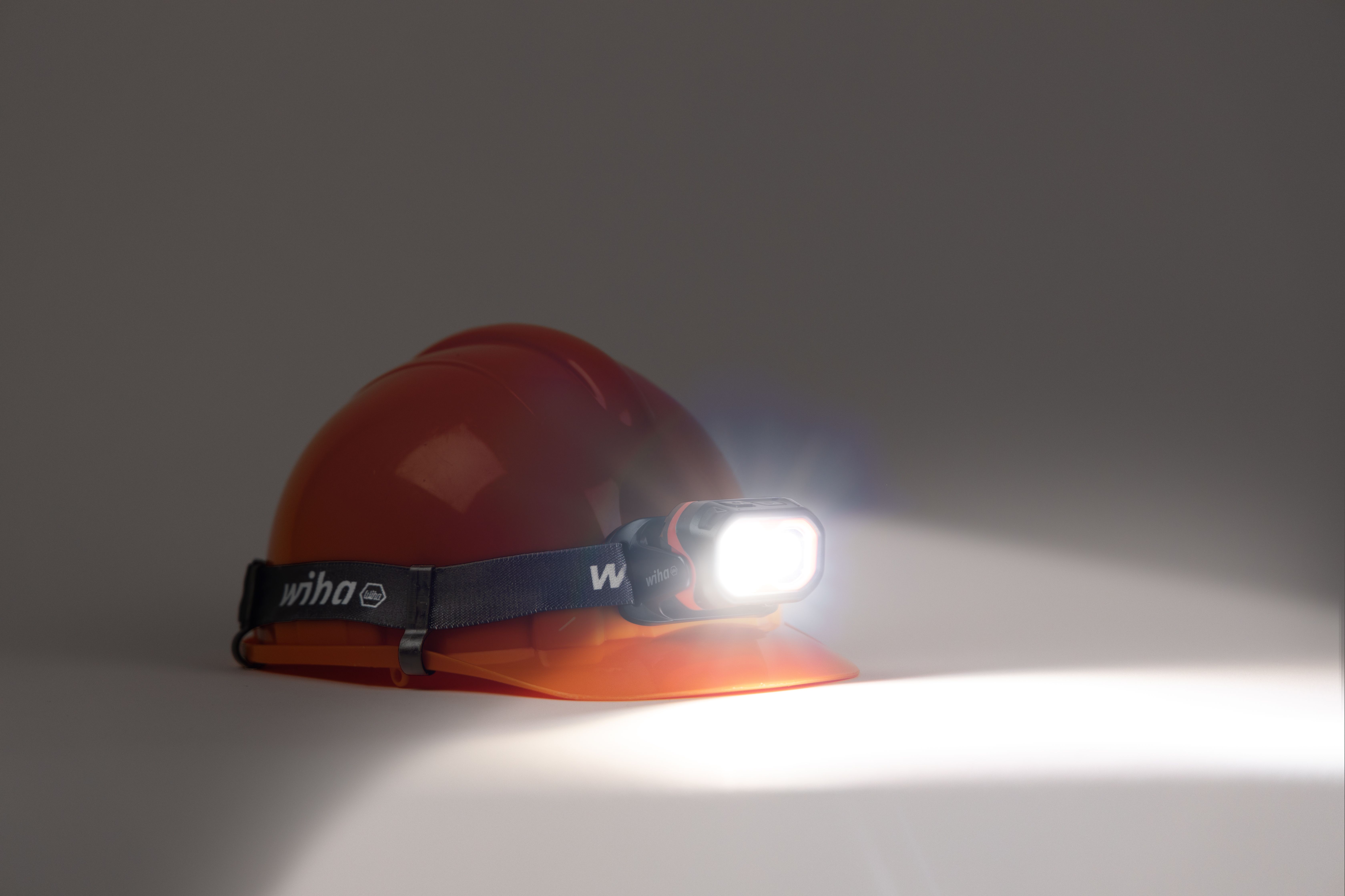Wiha Pannlampa 500 lm med rörelsesensor (45700)
