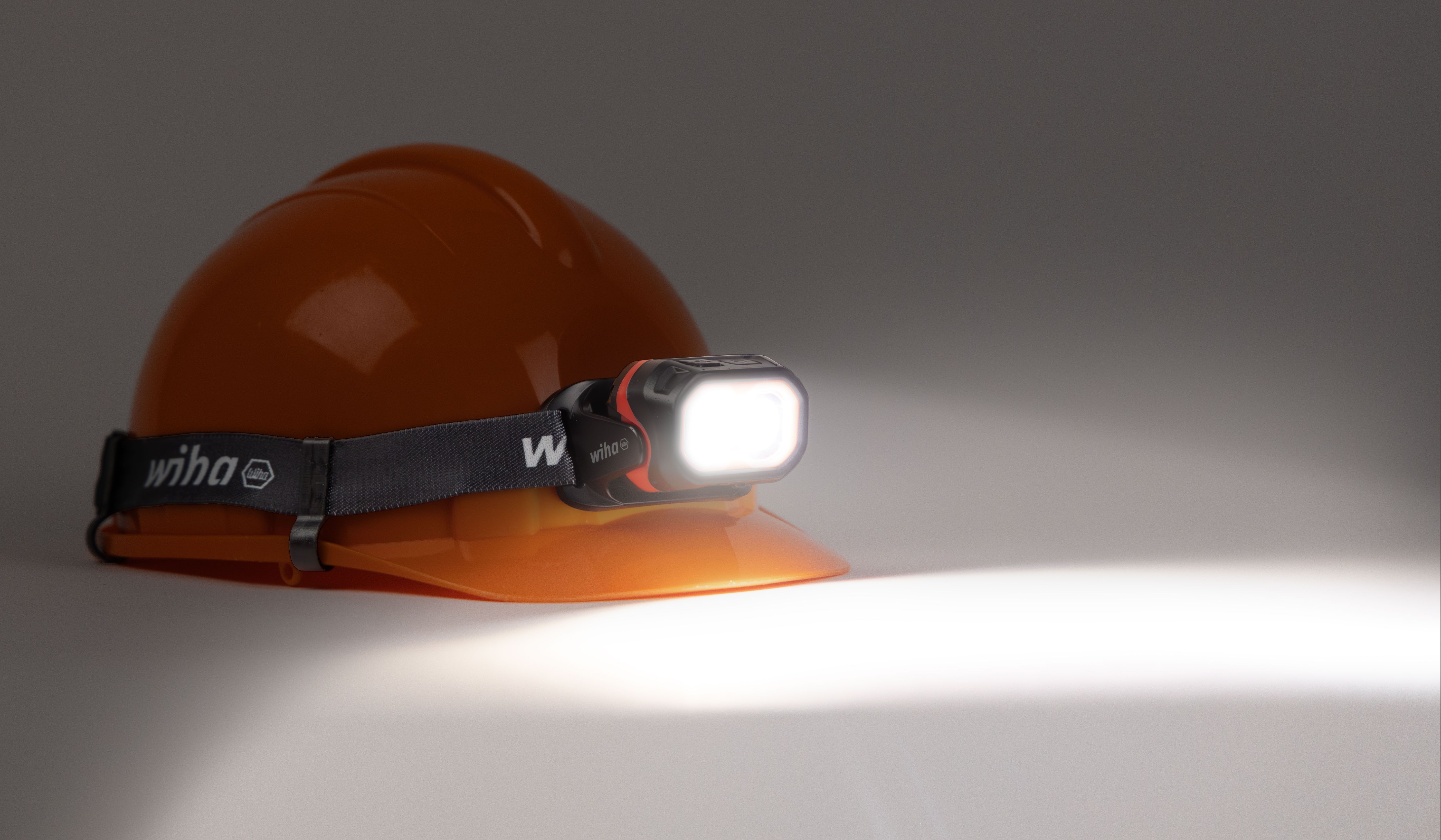 Wiha Pannlampa 500 lm med rörelsesensor (45700)