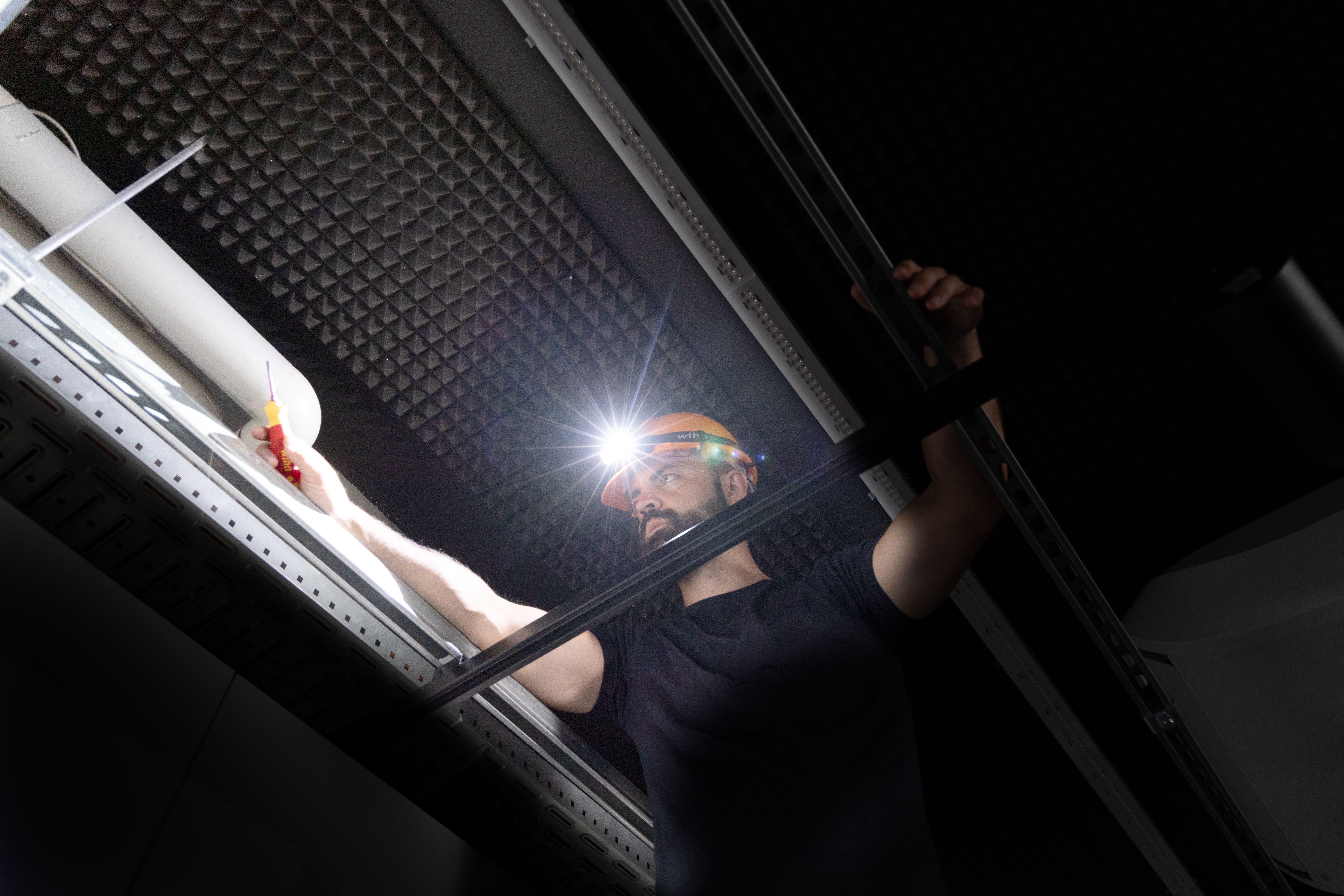 Wiha Pannlampa 500 lm med rörelsesensor (45700)