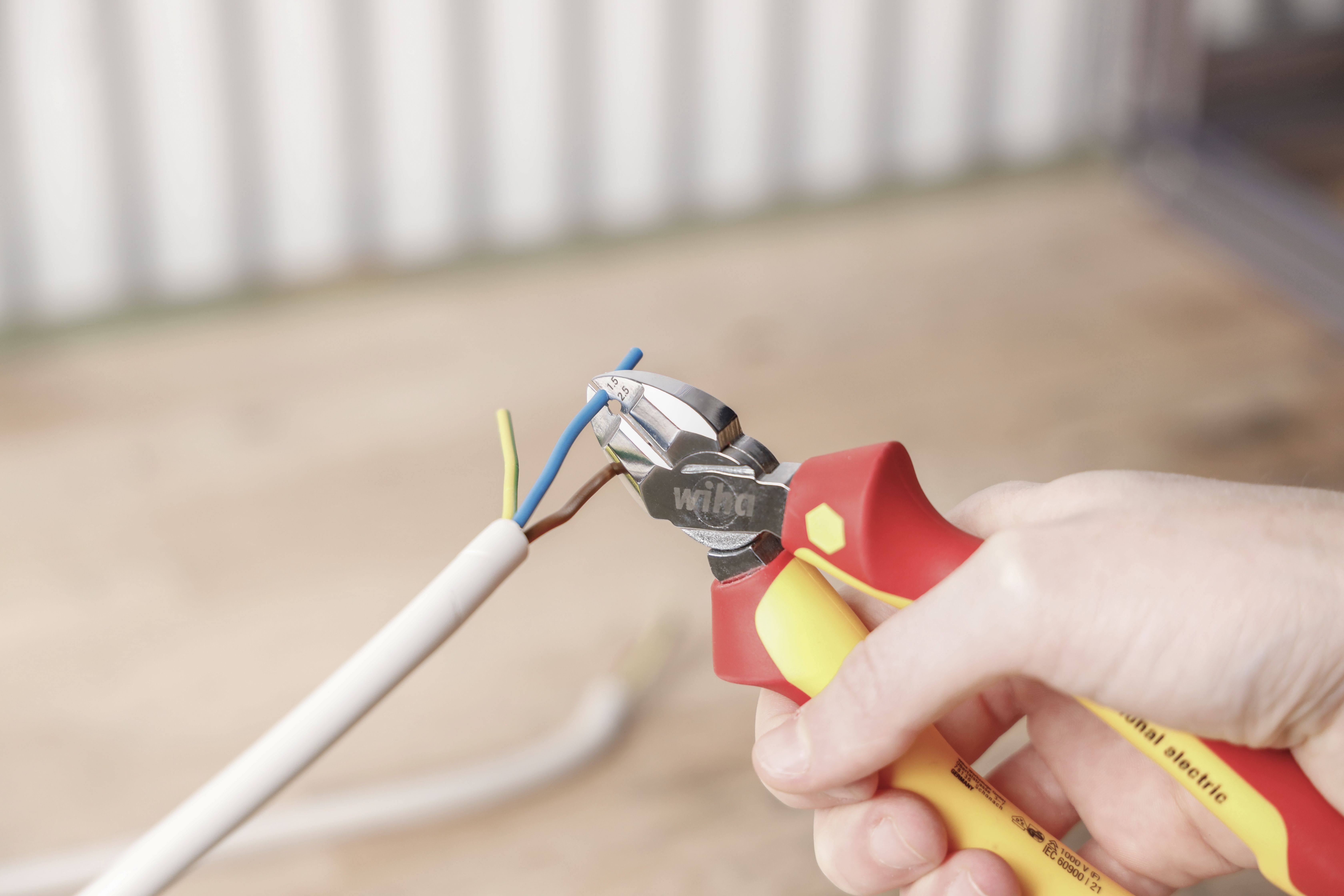 Wiha Avskalnings- och sidavbitare Professional VDE med DynamicJoint® 160 mm, 6 1/2