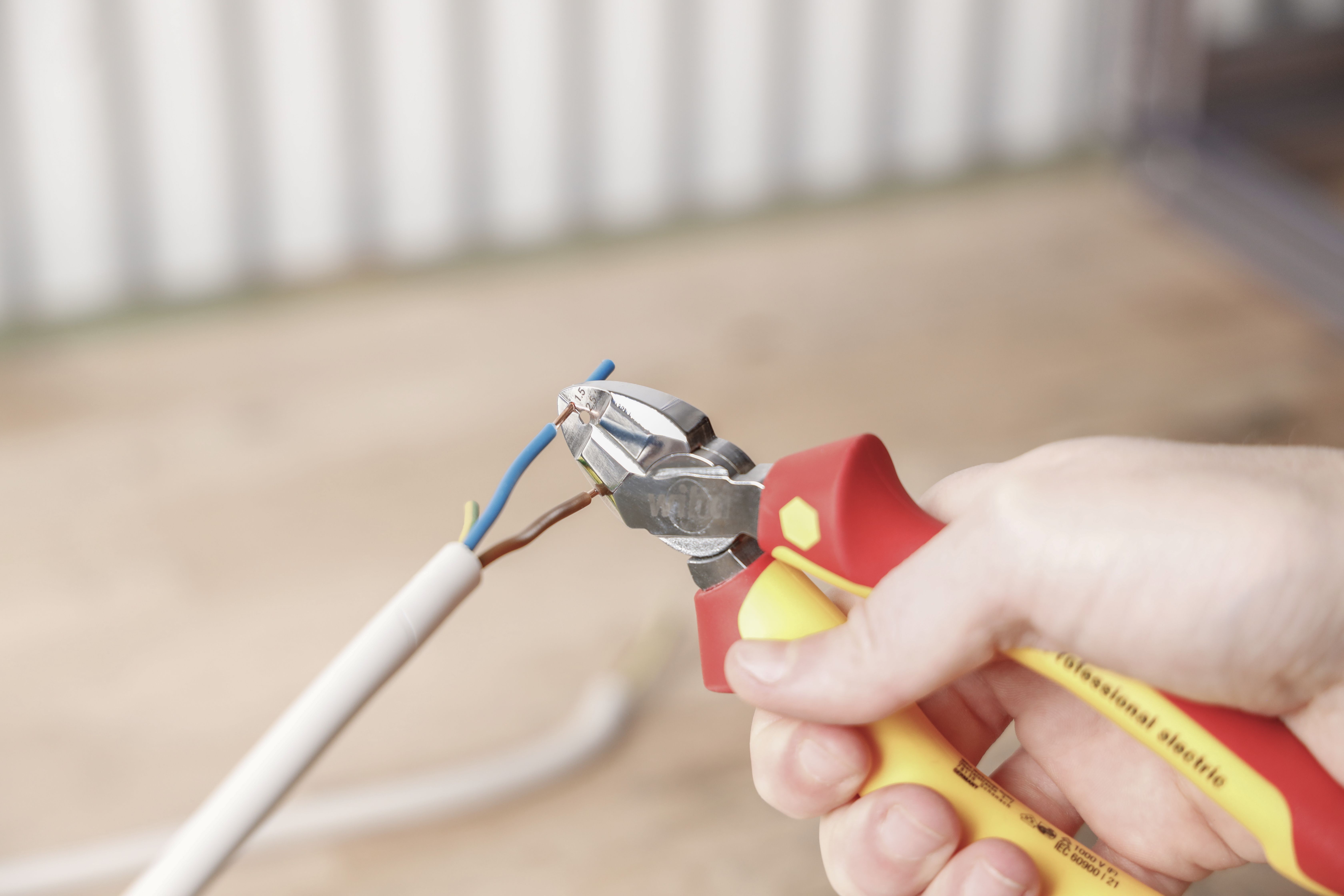 Wiha Avskalnings- och sidavbitare Professional VDE med DynamicJoint® 160 mm, 6 1/2